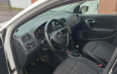 Volkswagen Polo VI (EU Market), 2017 год, 600 000 рублей, 5 фотография