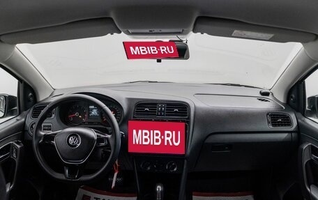 Volkswagen Polo VI (EU Market), 2016 год, 1 050 000 рублей, 9 фотография