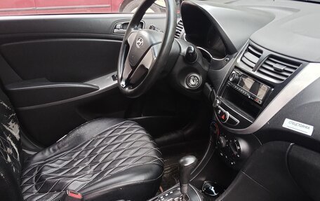Hyundai Solaris II рестайлинг, 2015 год, 550 000 рублей, 3 фотография
