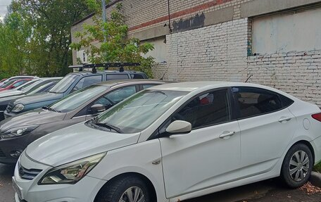 Hyundai Solaris II рестайлинг, 2015 год, 550 000 рублей, 5 фотография