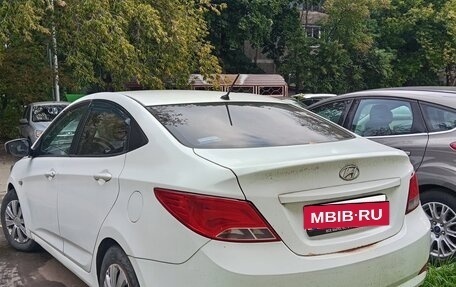 Hyundai Solaris II рестайлинг, 2015 год, 550 000 рублей, 2 фотография