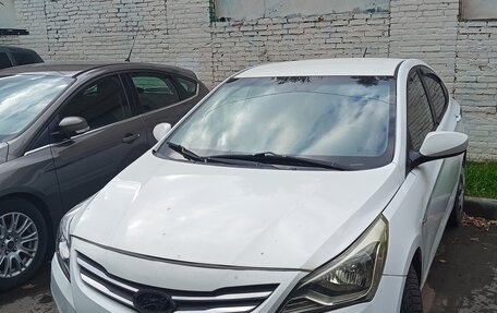 Hyundai Solaris II рестайлинг, 2015 год, 550 000 рублей, 4 фотография