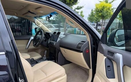 Toyota Land Cruiser Prado 150 рестайлинг 2, 2015 год, 3 590 000 рублей, 8 фотография