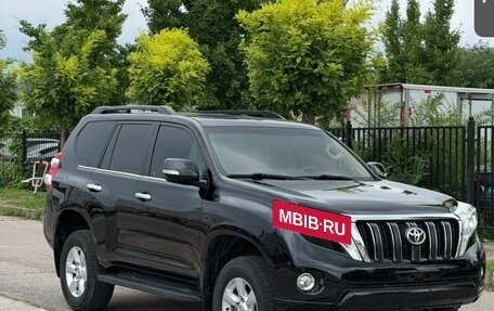 Toyota Land Cruiser Prado 150 рестайлинг 2, 2015 год, 3 590 000 рублей, 2 фотография