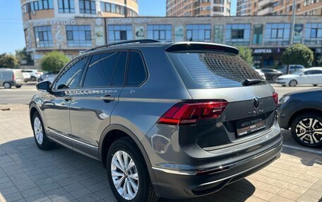 Volkswagen Tiguan II, 2021 год, 2 420 000 рублей, 7 фотография
