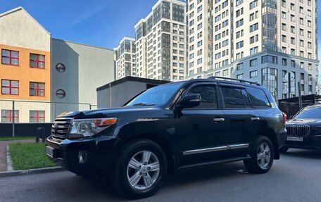 Toyota Land Cruiser 200, 2012 год, 3 450 000 рублей, 2 фотография