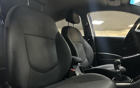 Hyundai Solaris II рестайлинг, 2015 год, 860 000 рублей, 12 фотография