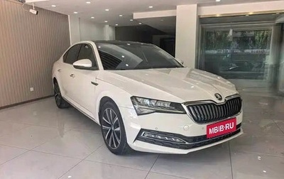 Skoda Superb III рестайлинг, 2022 год, 1 572 000 рублей, 1 фотография