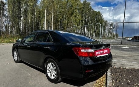 Toyota Camry, 2011 год, 1 700 000 рублей, 6 фотография
