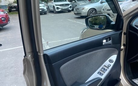 Hyundai Solaris II рестайлинг, 2011 год, 600 000 рублей, 4 фотография