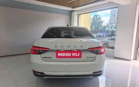 Skoda Superb III рестайлинг, 2022 год, 1 572 000 рублей, 5 фотография