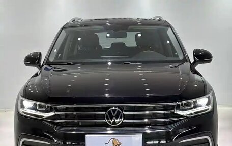 Volkswagen Tiguan II, 2023 год, 2 410 000 рублей, 5 фотография