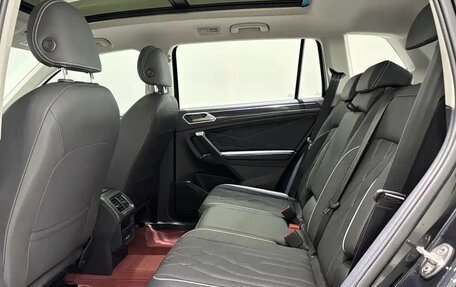 Volkswagen Tiguan II, 2023 год, 2 410 000 рублей, 9 фотография