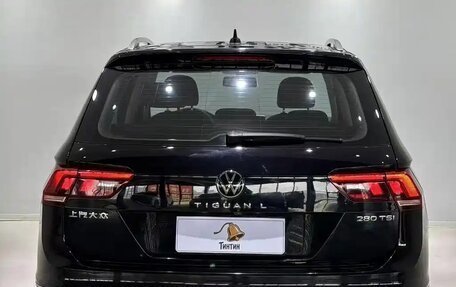 Volkswagen Tiguan II, 2023 год, 2 410 000 рублей, 6 фотография