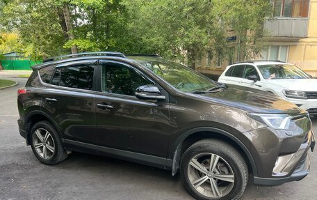Toyota RAV4, 2019 год, 3 000 000 рублей, 3 фотография