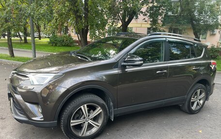 Toyota RAV4, 2019 год, 3 000 000 рублей, 4 фотография