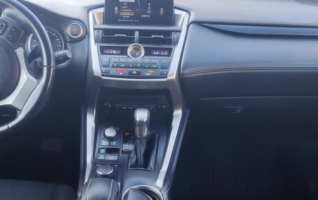 Lexus NX I, 2015 год, 2 190 000 рублей, 16 фотография