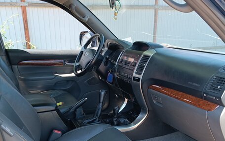 Toyota Land Cruiser Prado 120 рестайлинг, 2006 год, 1 850 000 рублей, 18 фотография