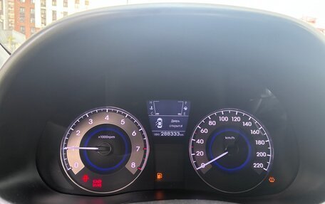 Hyundai Solaris II рестайлинг, 2011 год, 750 000 рублей, 11 фотография