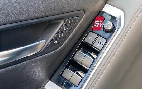 Toyota Land Cruiser, 2021 год, 9 990 000 рублей, 28 фотография