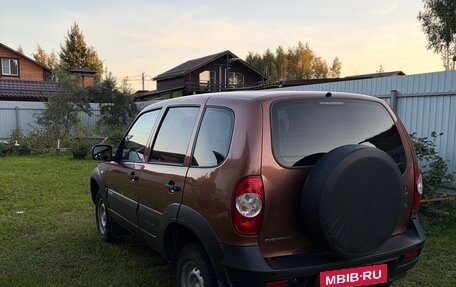 Chevrolet Niva I рестайлинг, 2018 год, 615 000 рублей, 4 фотография