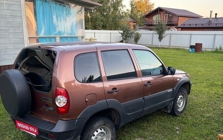 Chevrolet Niva I рестайлинг, 2018 год, 615 000 рублей, 10 фотография