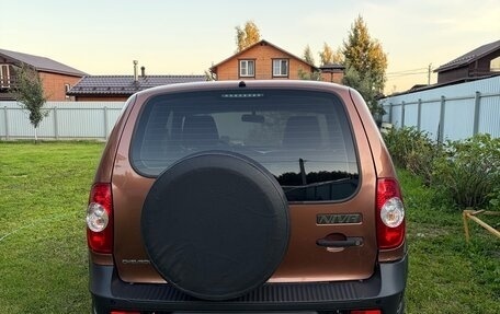 Chevrolet Niva I рестайлинг, 2018 год, 615 000 рублей, 5 фотография