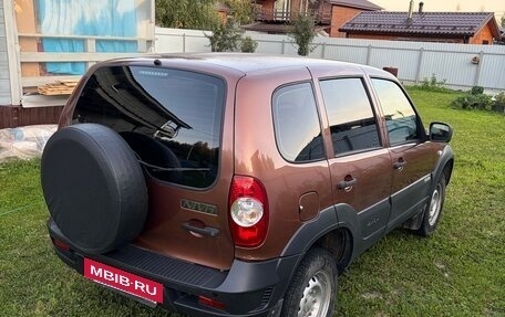 Chevrolet Niva I рестайлинг, 2018 год, 615 000 рублей, 6 фотография