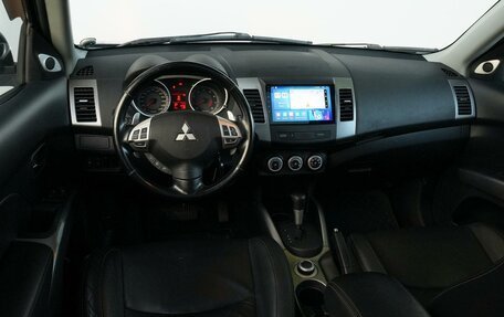 Mitsubishi Outlander III рестайлинг 3, 2008 год, 950 000 рублей, 9 фотография