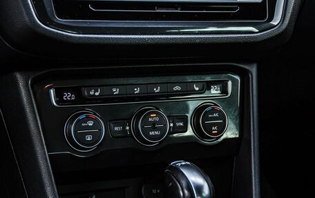 Volkswagen Tiguan II, 2017 год, 2 350 000 рублей, 21 фотография