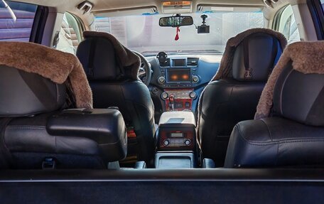 Toyota Highlander III, 2011 год, 2 100 000 рублей, 10 фотография