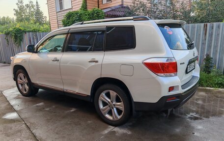 Toyota Highlander III, 2011 год, 2 100 000 рублей, 4 фотография