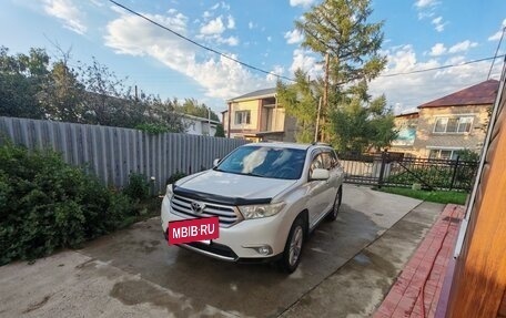 Toyota Highlander III, 2011 год, 2 100 000 рублей, 3 фотография