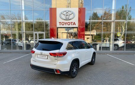 Toyota Highlander III, 2019 год, 3 550 000 рублей, 5 фотография