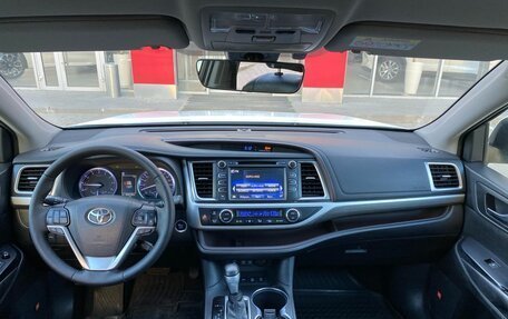 Toyota Highlander III, 2019 год, 3 550 000 рублей, 14 фотография