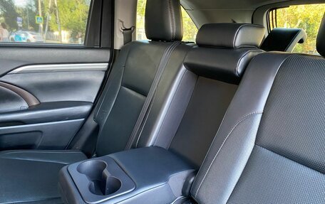 Toyota Highlander III, 2019 год, 3 550 000 рублей, 23 фотография