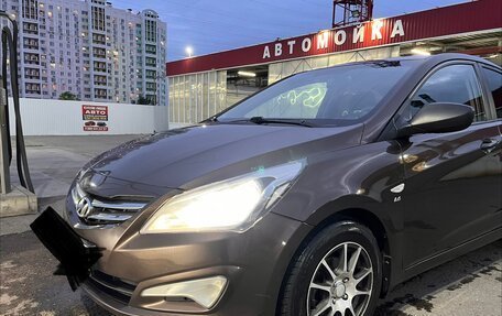 Hyundai Solaris II рестайлинг, 2015 год, 1 000 000 рублей, 2 фотография