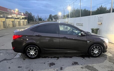 Hyundai Solaris II рестайлинг, 2015 год, 1 000 000 рублей, 5 фотография