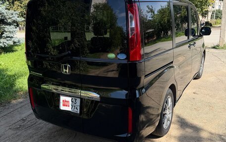 Honda Stepwgn IV, 2017 год, 2 000 000 рублей, 7 фотография