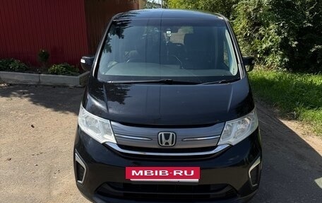 Honda Stepwgn IV, 2017 год, 2 000 000 рублей, 2 фотография