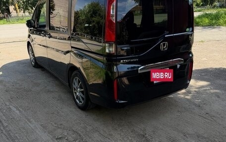 Honda Stepwgn IV, 2017 год, 2 000 000 рублей, 6 фотография