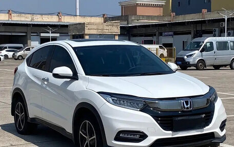 Honda Vezel, 2022 год, 1 615 111 рублей, 3 фотография