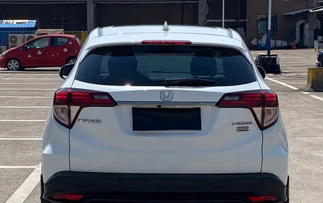 Honda Vezel, 2022 год, 1 615 111 рублей, 6 фотография