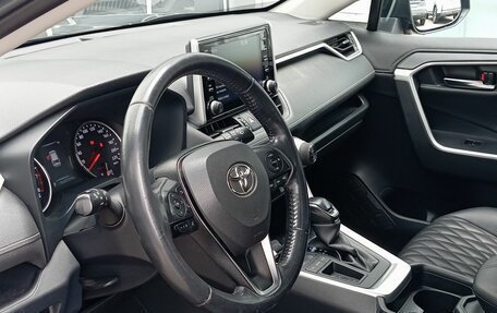 Toyota RAV4, 2020 год, 2 020 000 рублей, 10 фотография