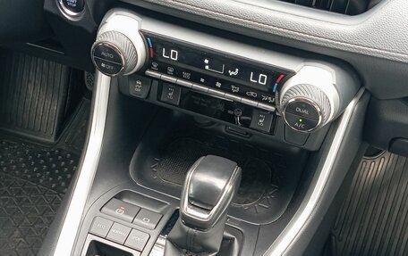 Toyota RAV4, 2020 год, 2 020 000 рублей, 14 фотография