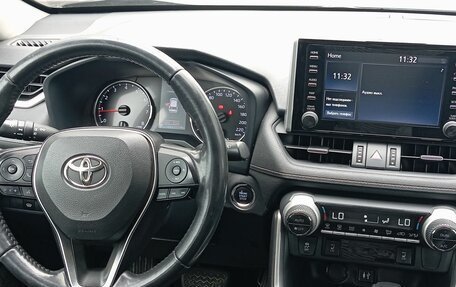 Toyota RAV4, 2020 год, 2 020 000 рублей, 12 фотография