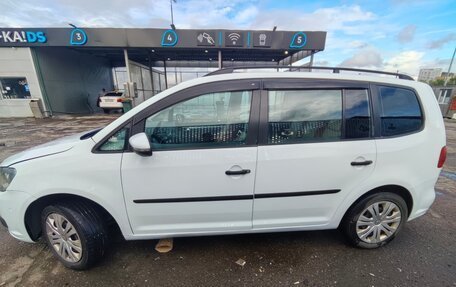 Volkswagen Touran III, 2014 год, 750 000 рублей, 2 фотография