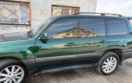 Toyota Land Cruiser 100 рестайлинг 2, 2006 год, 3 199 000 рублей, 3 фотография