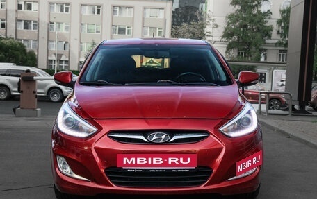 Hyundai Solaris II рестайлинг, 2013 год, 850 000 рублей, 2 фотография