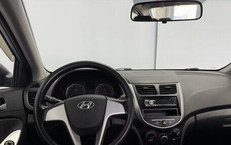 Hyundai Solaris II рестайлинг, 2013 год, 800 000 рублей, 15 фотография